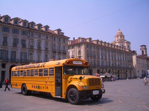 Il Bus Bakeca in Piazza Castello