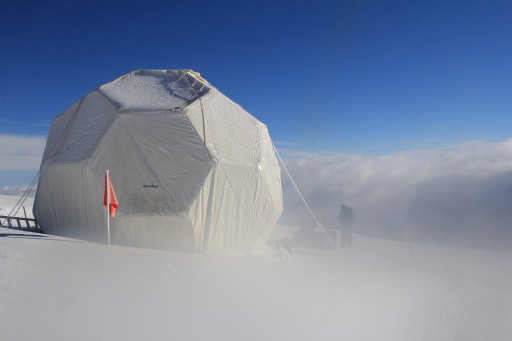 Tenda di Carotaggio sul Col du Dome (Monte Bianco). JOURDAIN, Bruno/CNRS Photothèque