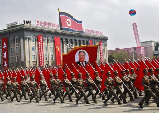170415-world-northkorea-soldiers-parade