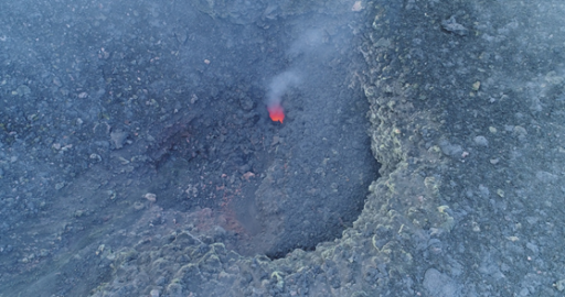 Cratere di Nord-Est attualmente attivo a Stromboli ripreso da un drone a 5 metri di distanza (Credits: progetto ITN VERTIGO (@VERTIGO_ITN), Ludwig Maximilian University (@LMU_Volc)