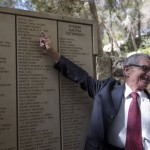 Bartali’s_son_shows_the_father’s_nameon_memorial