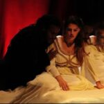 Otello; regia scene e costumi di Valentina Escobar