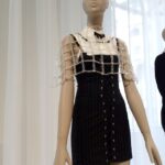 Manichino Bonaveri con un abito Victor Weinsanto nella mostra al Fashion Hub di Milano – Photo di Anna & Maria Sciacca